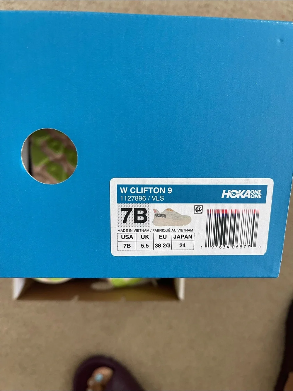 BRAND NEW -Hoka Women's Clifton 9 Box
